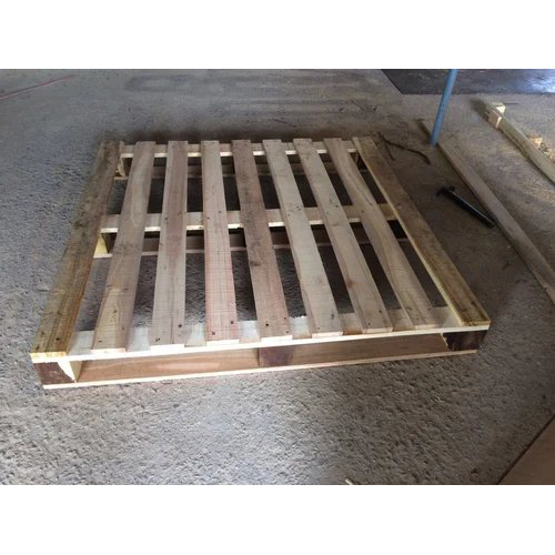 Brown 1300X1100 Mm Industrial Wooden Pallet