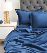 Bed Cover With 2 Pillow Covers