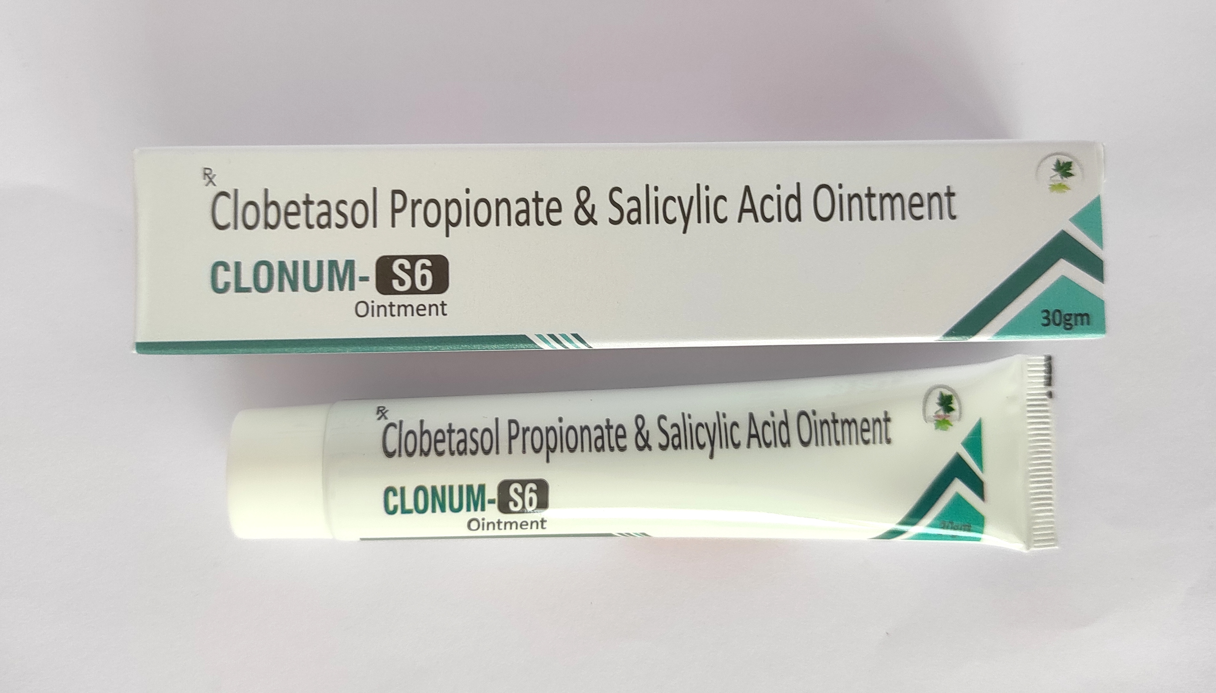 Clobetasole Propionate 0.05% and Salicylic Acid 6% Ointment
