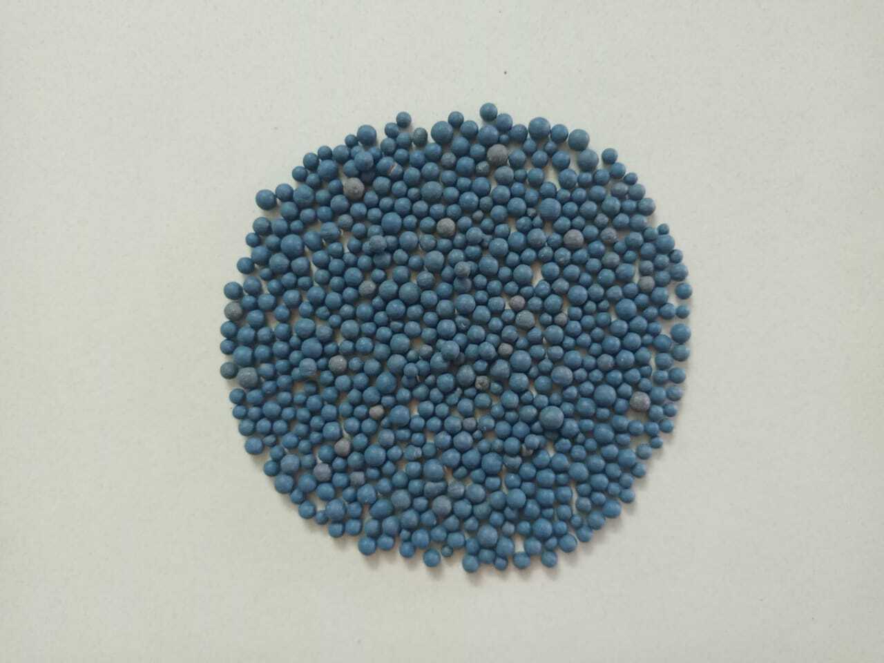 Bentonite recycling round ans colored maroon bentonite granules for agriculture Fertilizer application used