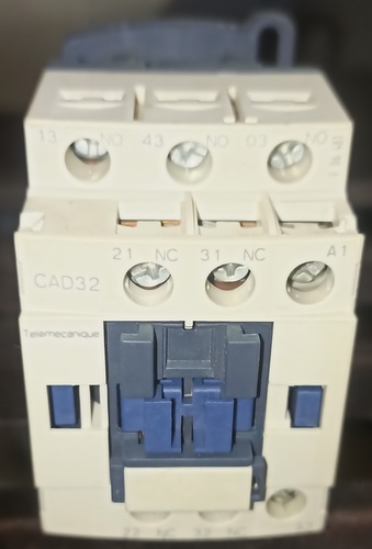 Telemecanique CAD 32 CONTACTOR