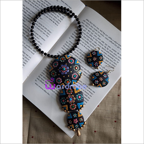 T168 Terracotta Neck Set Gender: Women