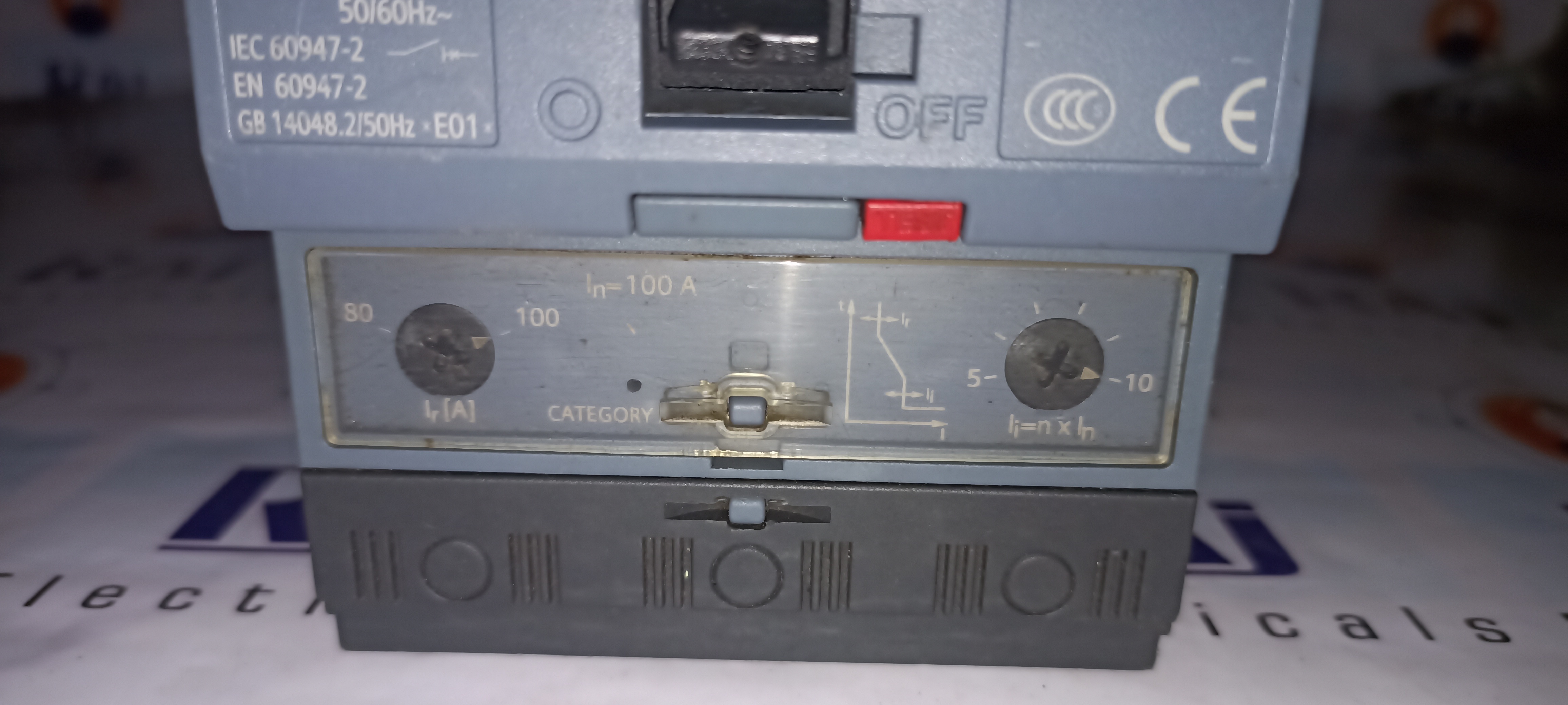 SIEMENS (3VT1) 100A 3P MCCB