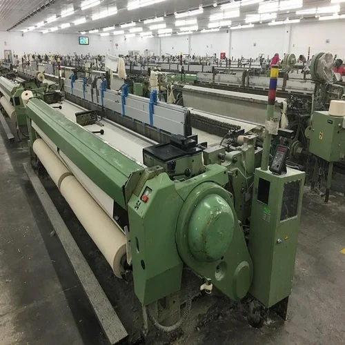 Green Sulzer P7100 Weaving Machine