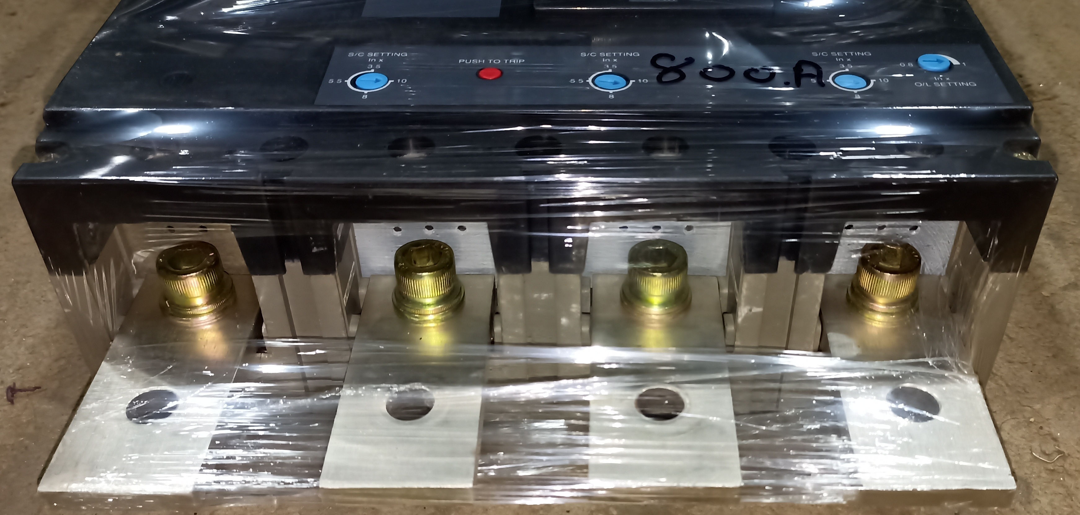 MERLIN GERIN (NKF800C-4P) 800A 4P MCCB