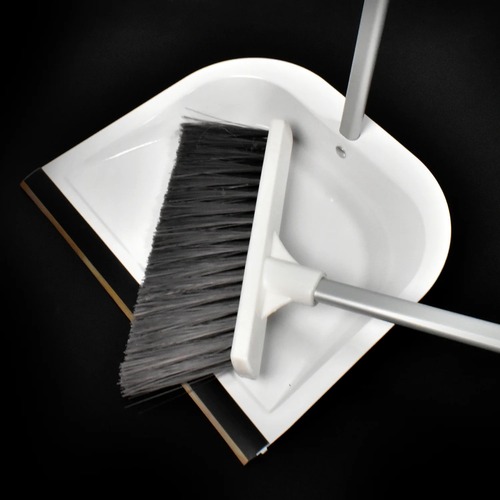 BROOM AND DUSTPAN CLEANING SET