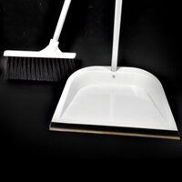 BROOM AND DUSTPAN CLEANING SET