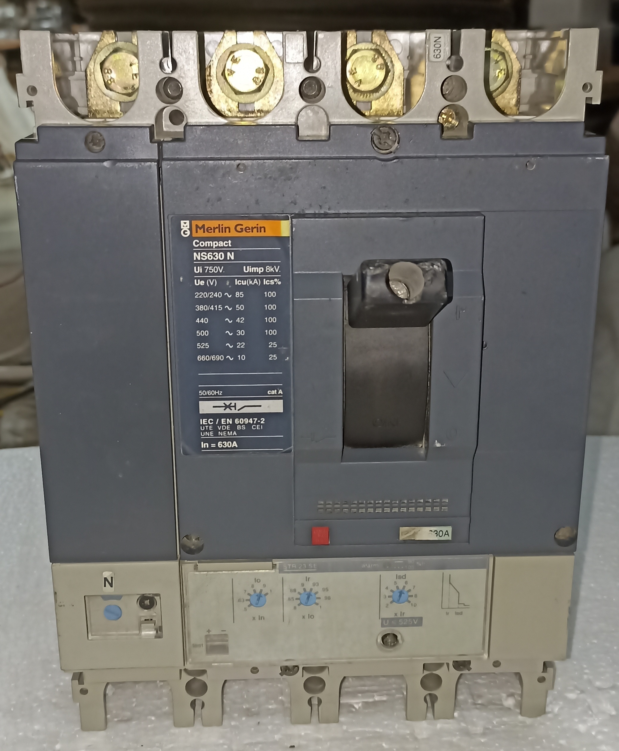 MERLIN GERIN (NS630 N) 630A 4P MCCB