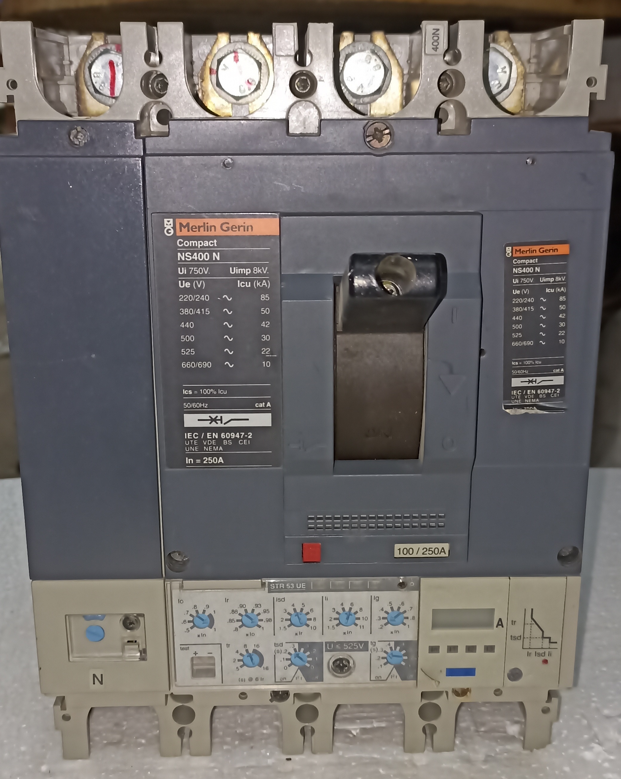 MERLIN GERIN (NS400 N) 250A 4P MCCB