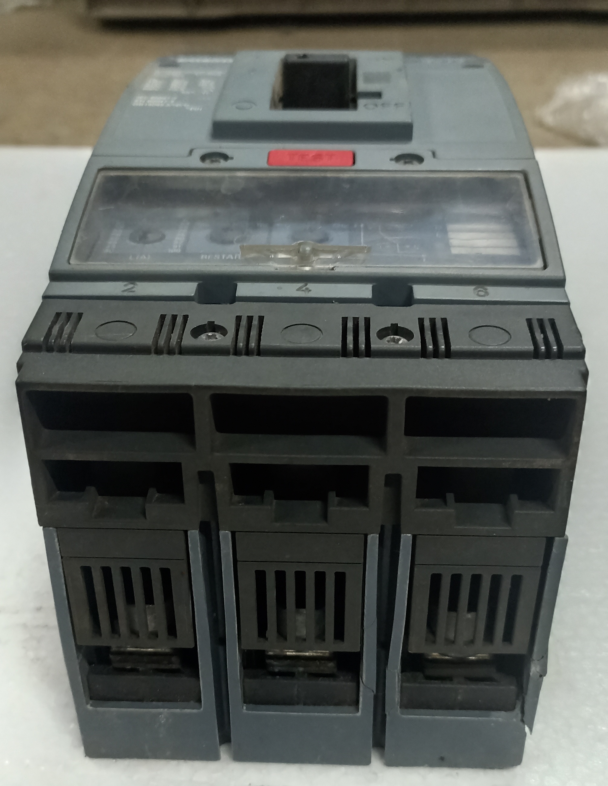 SIEMENS (3VT2) 100A 3P MCCB