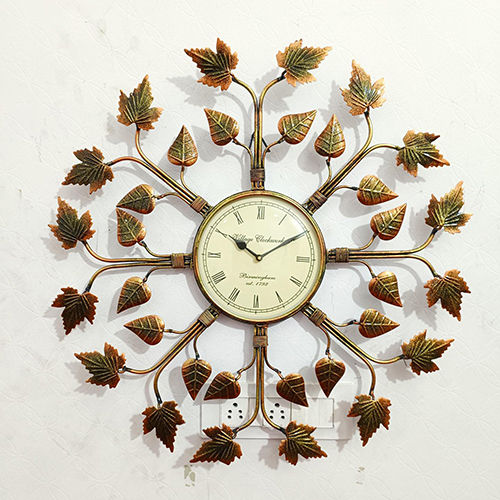 Round shaped Leaf Petals wall clock