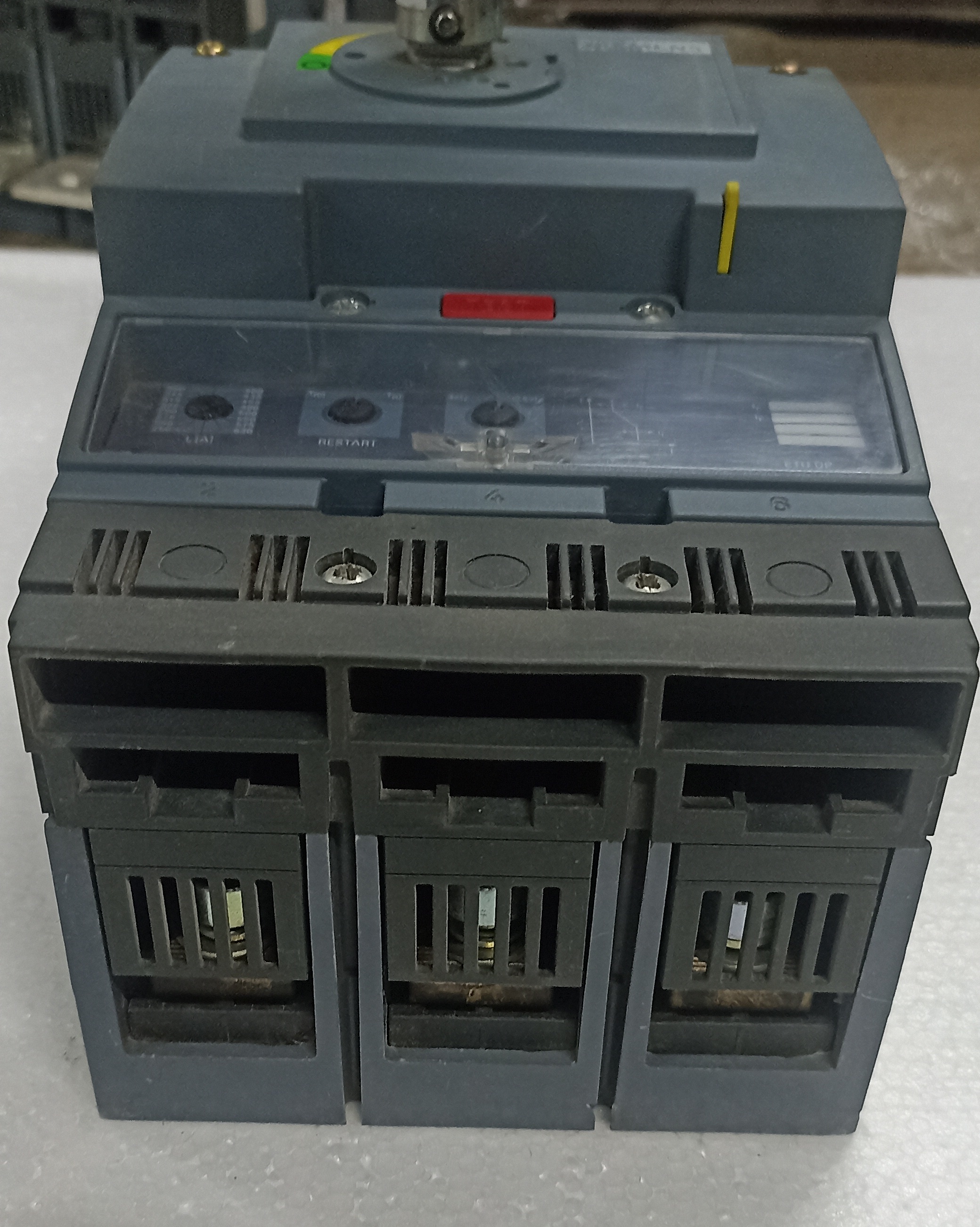 SIEMENS (3VT3) 630A 3P MCCB