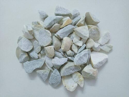 Crushed stone briz color shinny sand stone floor texture design engineering used agate aggregate stone