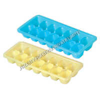 14 Cubes Ice Tray - Color: Yellow
