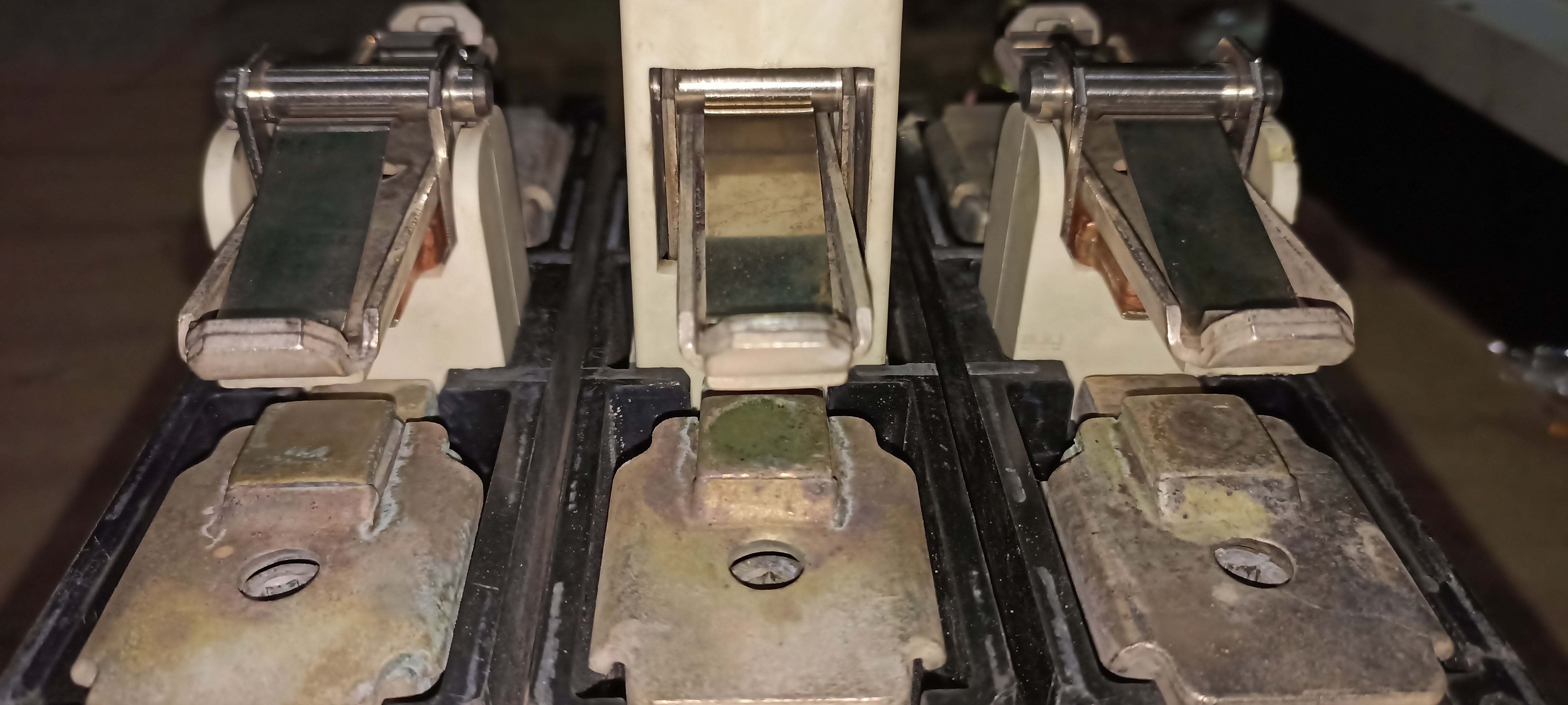 ABB EH-370 CONTACTOR