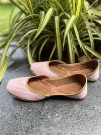 Plain Punjabi juttie