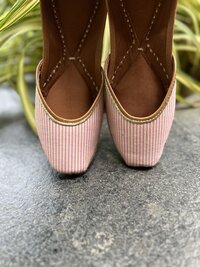Plain Punjabi juttie
