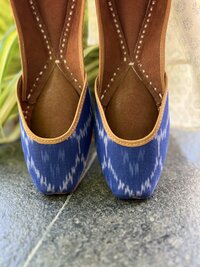 Blue Punjabi juttie