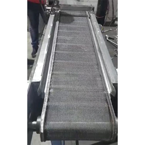 Chain Conveyor - High-Grade Metal, Various Sizes, 220-440 Volt | Durable, Reliable, Long Service Life, Warranty Included