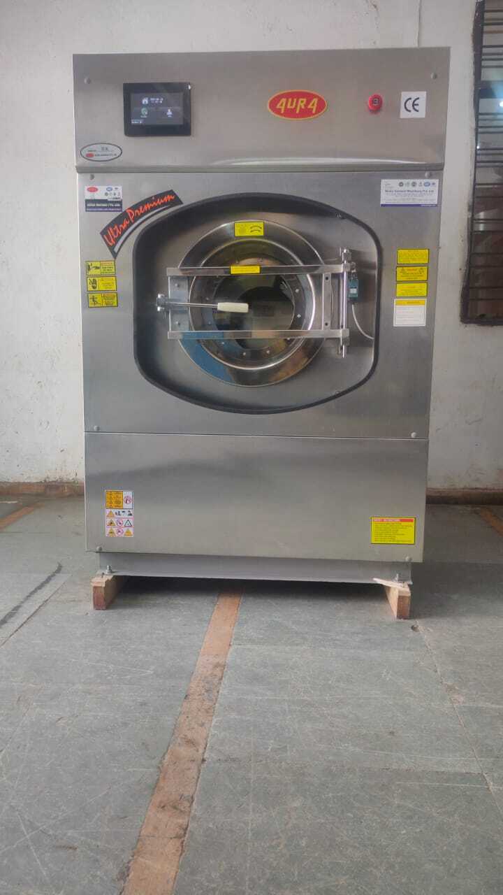 Large-capacity laundry machine