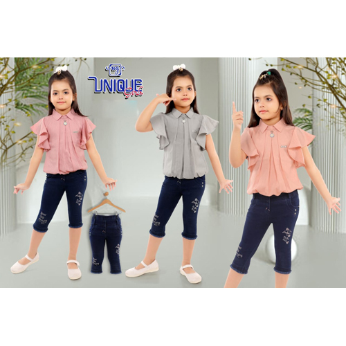 Girls Stylish Top And Capri