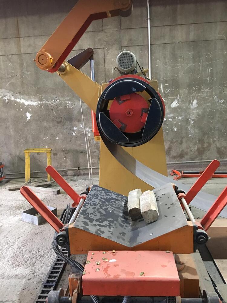 Mfe Decoiler Machine - Operating Type: Semi Automatic