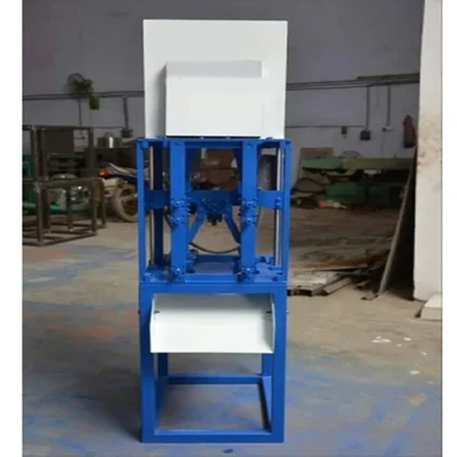 Two Blade Cashew Nut Cutting Machine