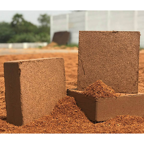 Natural Coir Blocks - Coconut Peat, Multiple Sizes Available , Dark Brown Solid Form with Zero Moisture Content