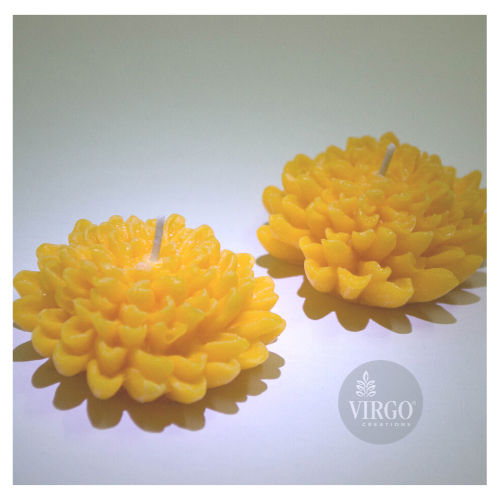 Dahlia Flower Shape Floating Candle Orange Colour Set of 2