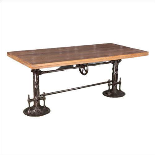 Dining Table Carpenter Assembly