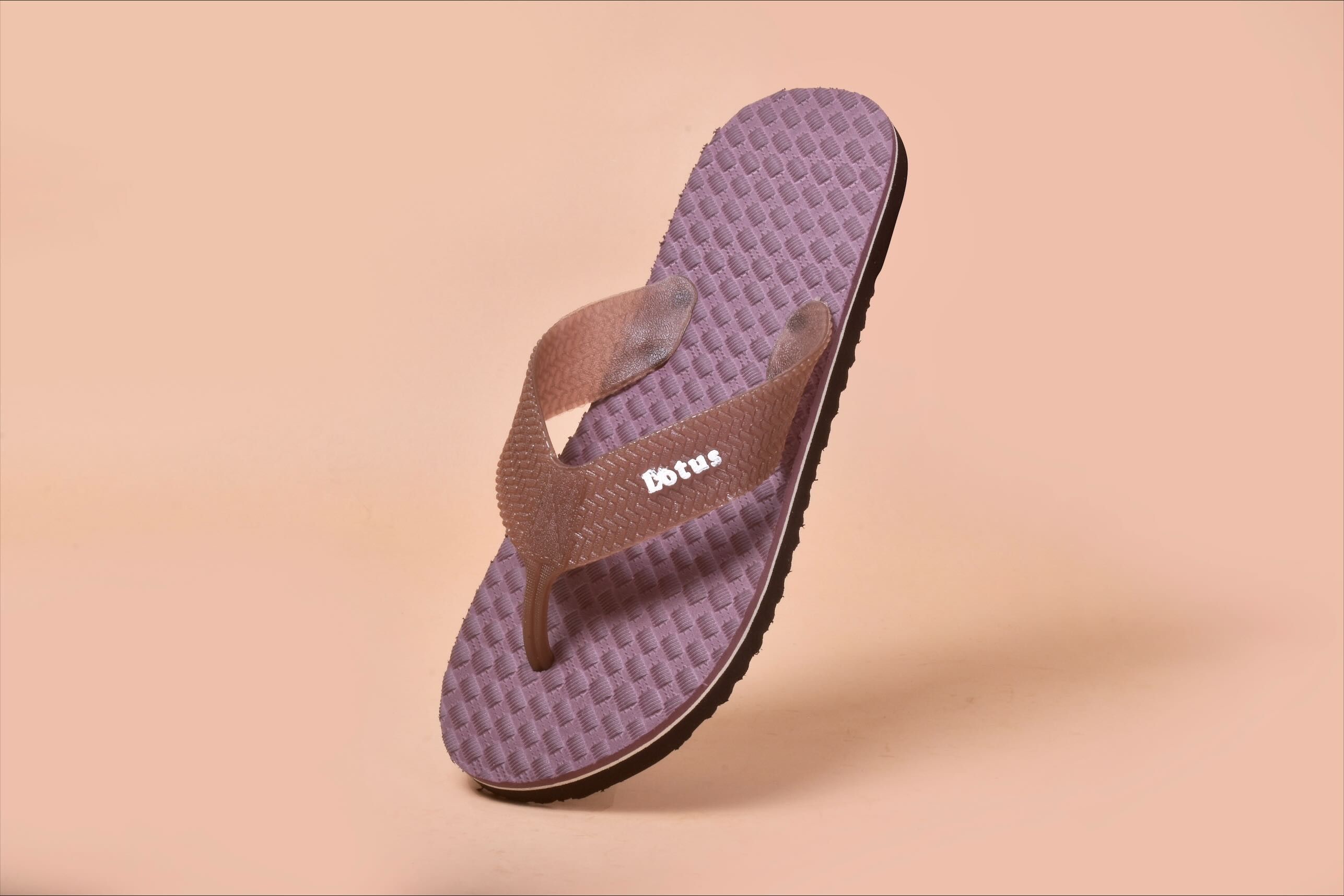 Lotus Hawai Chappal