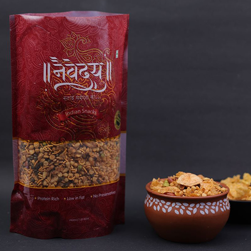 Navratan Namkeen - Regular Size | Spicy Taste, Good Quality, Crunchy Texture with Almonds, Raisins, Peanuts, Cashews, and Spices