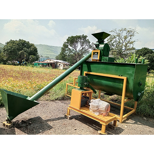 Semi-Automatic Feed Mixer Machine