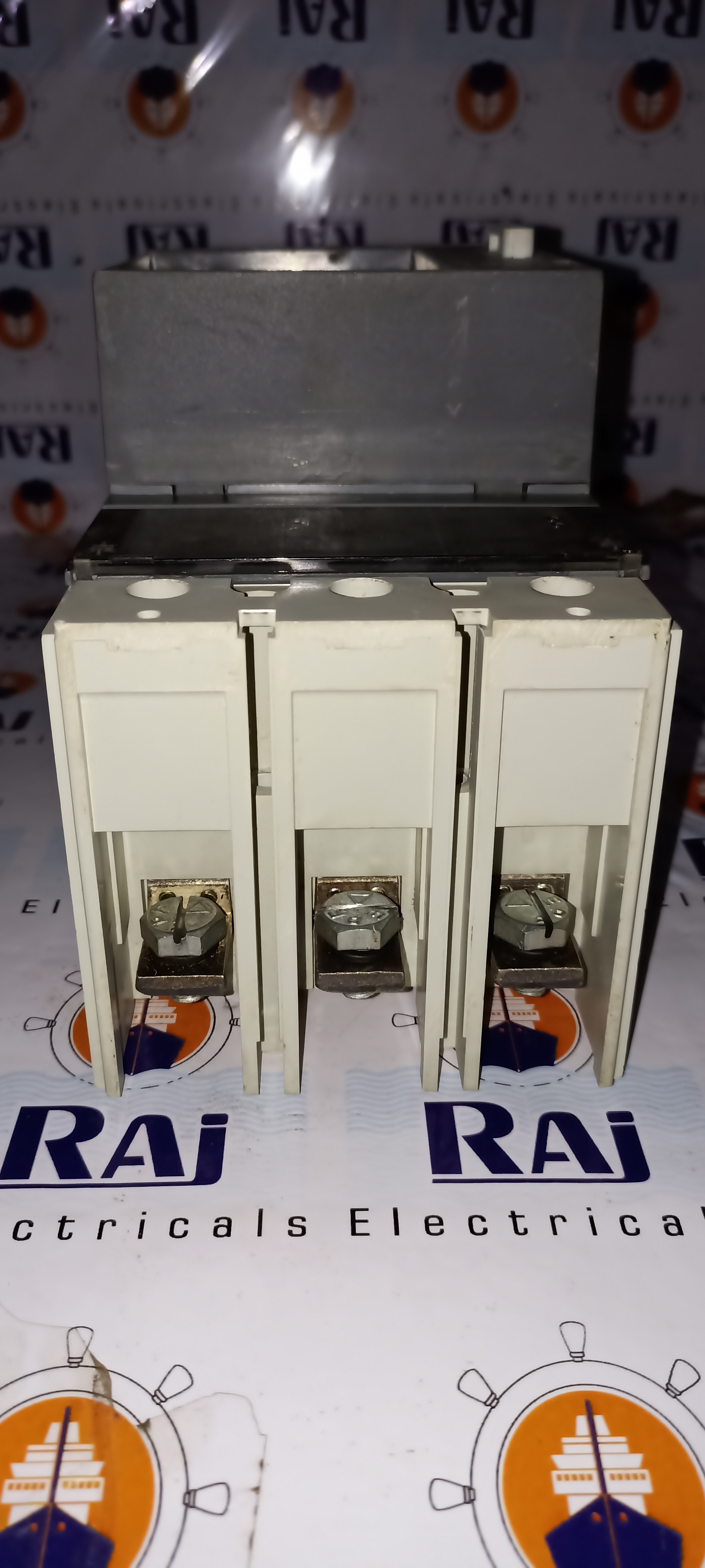 ABB (SACE S4) 250A 3P MCCB