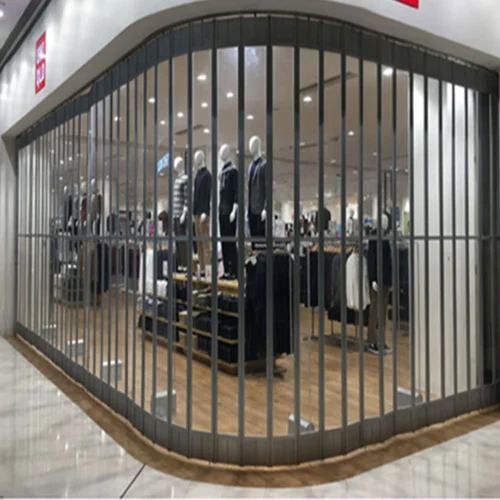 COLLAPSIBLE POLYCARBONATE DOOR