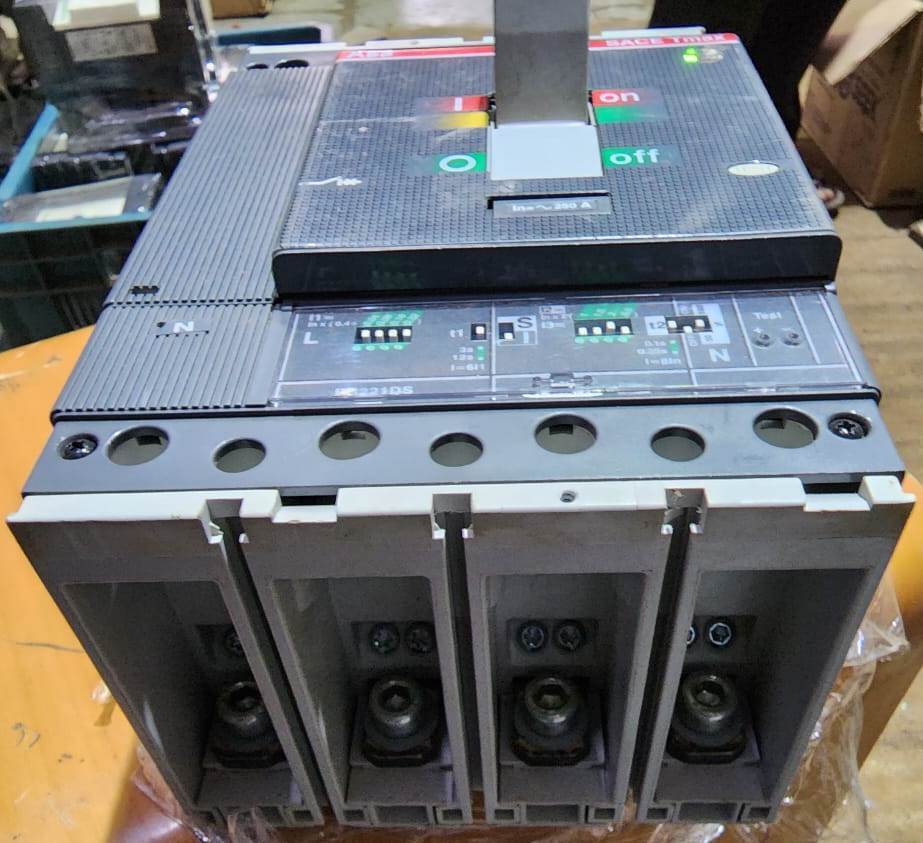 ABB (Tmax T4N 250) 250A 4P MCCB