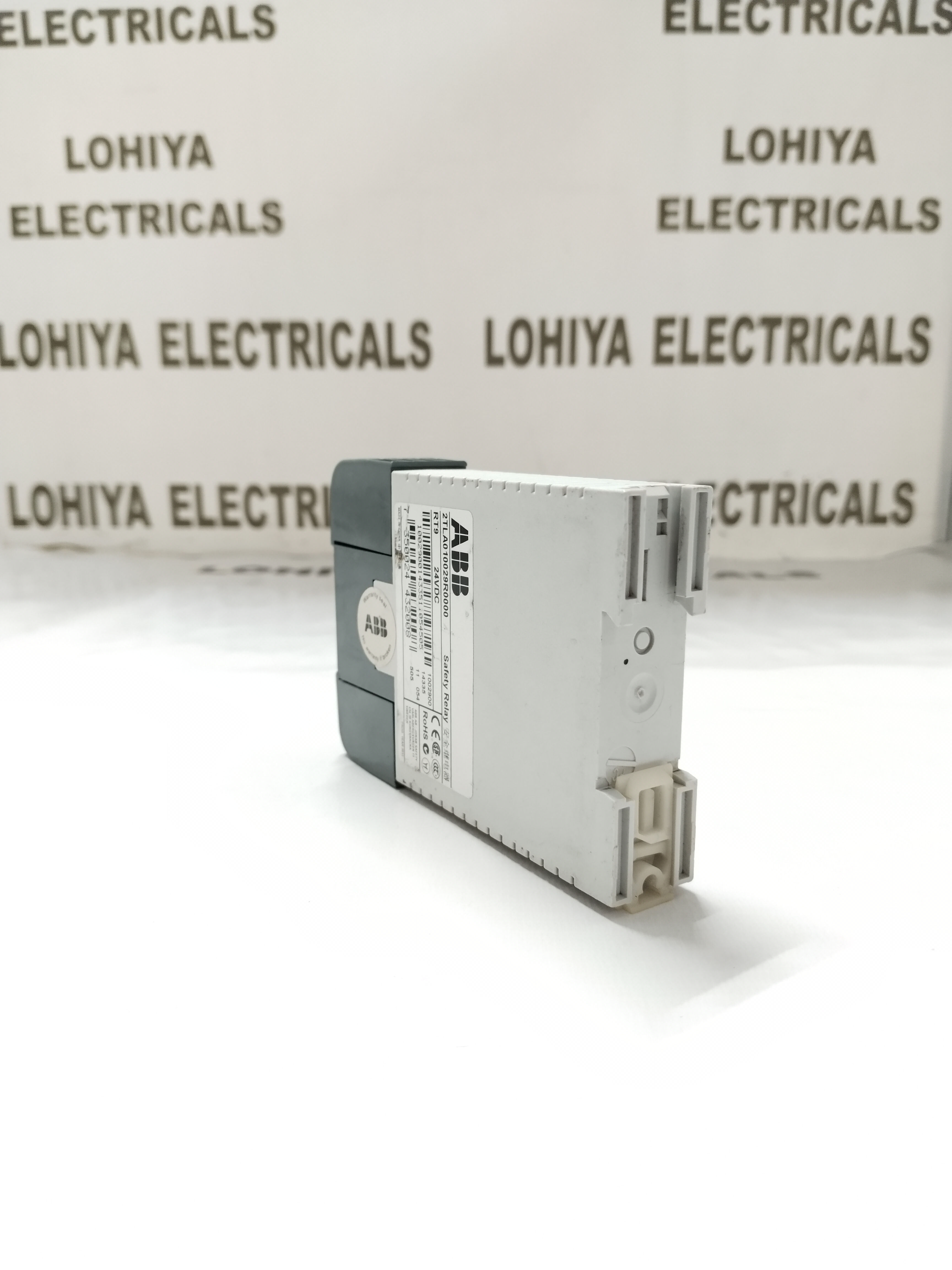 ABB 2TLA010029R0000 RT9 24VDC PLC MODULE