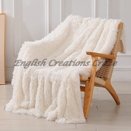 Throws Bankets at Best Price in Amritsar, Punjab English Creations Craze