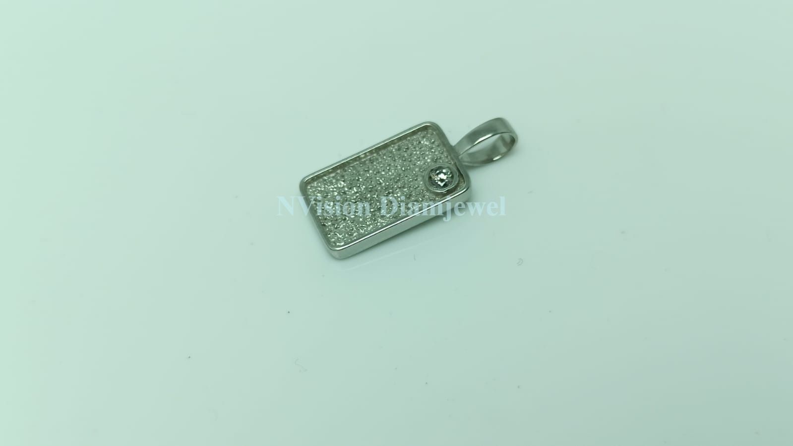 Platinum P95 Natural Diamond Unisex Pendant