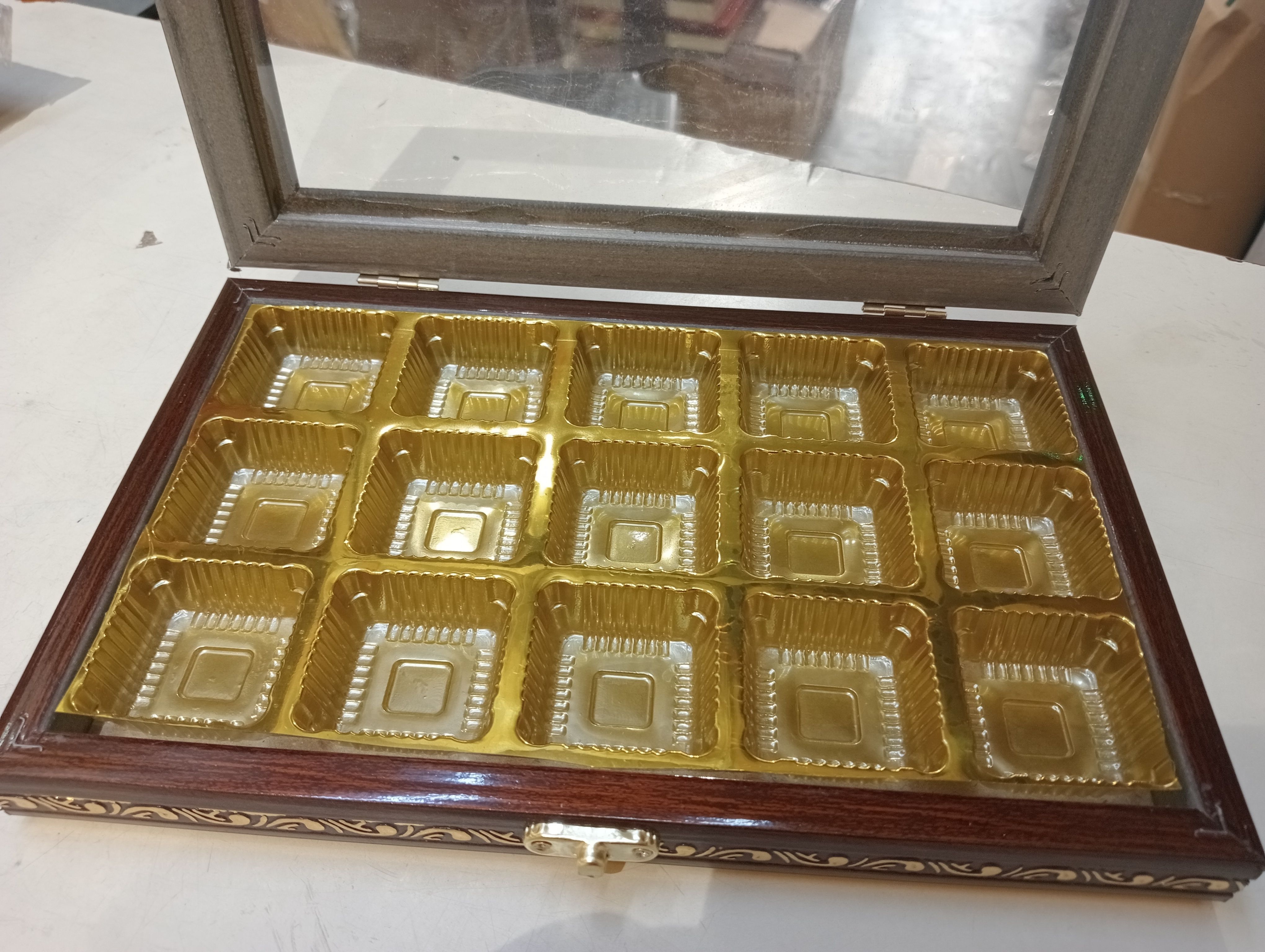 SR Chocolate Boxes 15 Cavity Molding