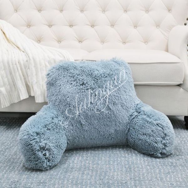 Fluffy bed outlet rest pillow