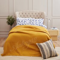 KNITTED BED SPREADS-Triangle Quilted Bed Spread-230 x 250cm-Front/back: 100% cotton Filling: 100% polyester