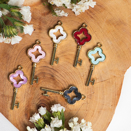 26mm Keys Enamel Charms Pendants