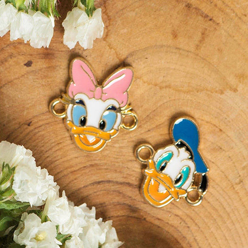 Multicolor 19mm Donald Duck And Daisy Duck Cartoon Enamel Charms Pendants