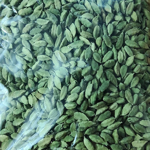 Green Cardamom Grade: First Class