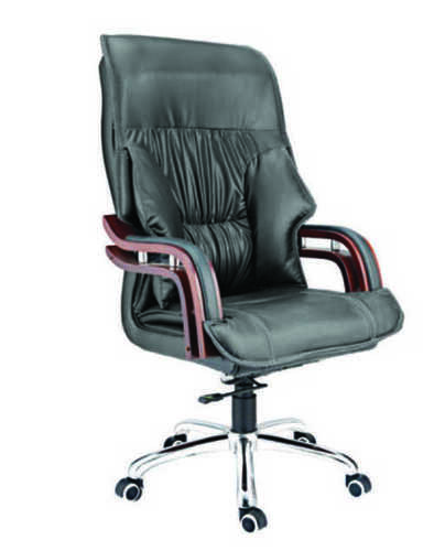 REVOLVING EXECUTIVE CHAIR  BLD 119