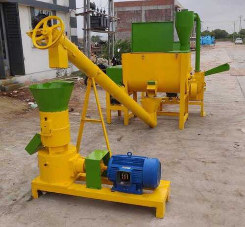 Cattle Feed Making Machine - Color: Yellow & Green