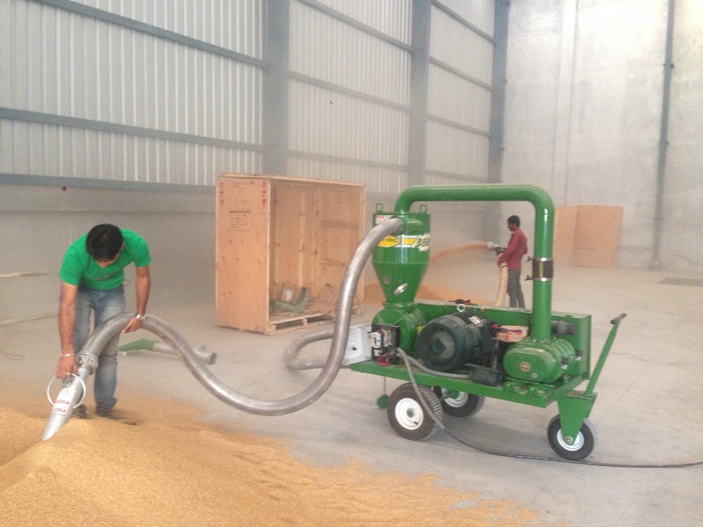 Pneumatic Conveying System - Stainless Steel, Up to 50 Tph, Blue Color | 1.5 kW Power, 220 V Voltage, Semi-Automatic Operation