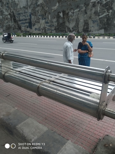 STAINLESS STILL BUS STOP BENCH