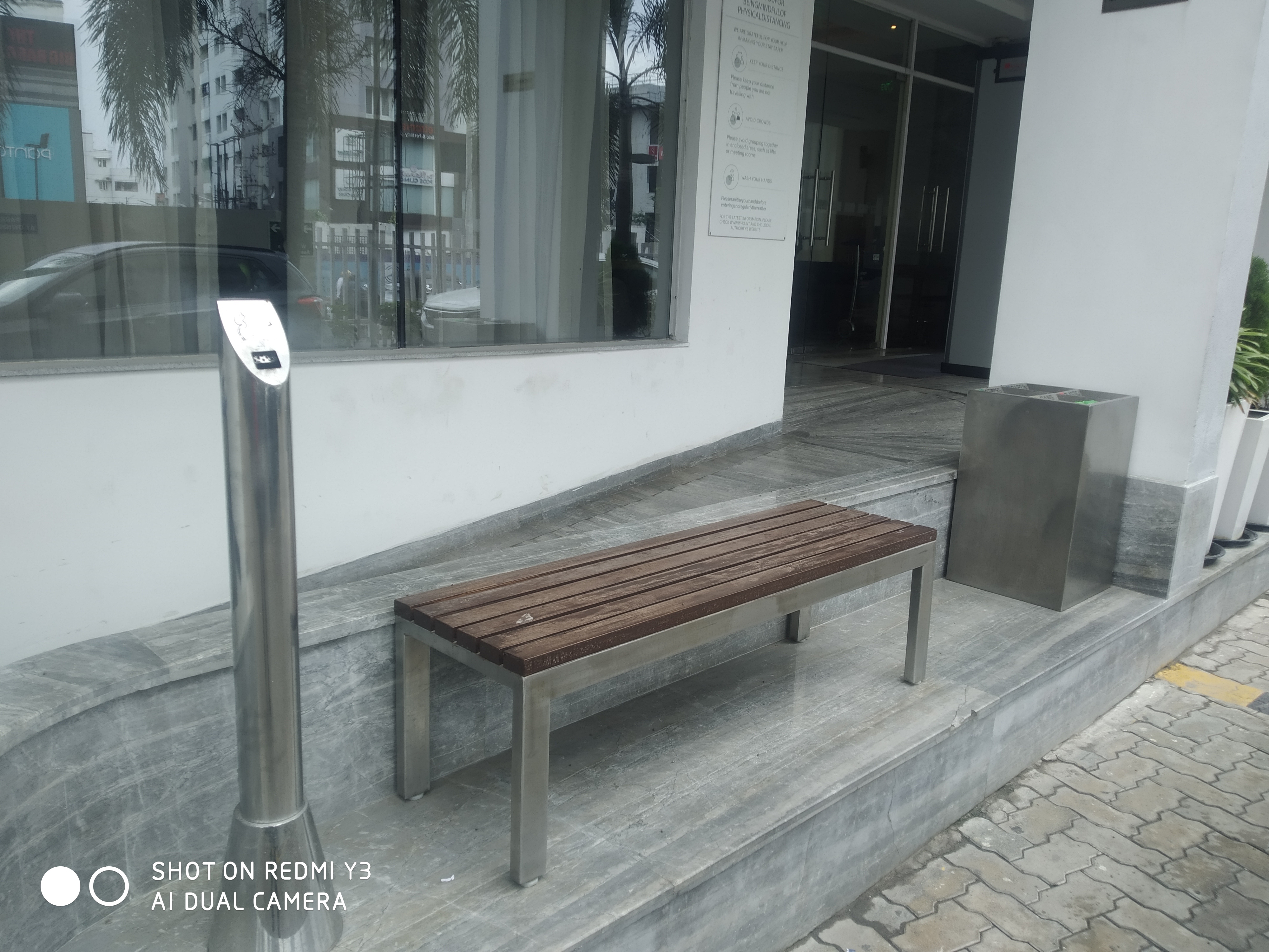 STAINLESS STILL BUS STOP BENCH